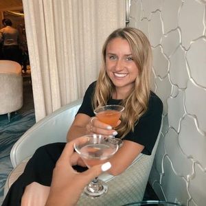 Meet your Posher, Laura-jeanne